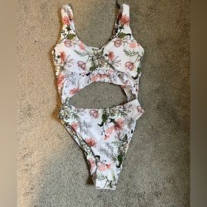 Zaful | One Piece Swimwear | Large/Size 8 | Never Worn